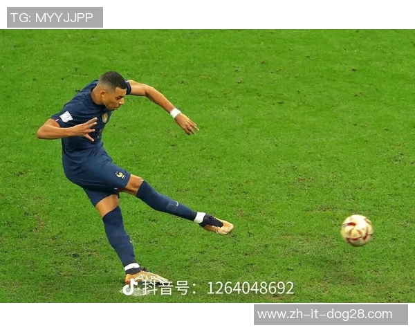 《球星77足球:探索足球世界的无限魅力与竞技传奇》 《球星77足球:探索足球世界的无限魅力与竞技传奇》