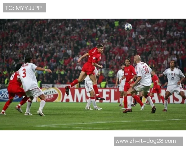 揭秘世界足球赛场上的超级球星及其精彩表现与成就分析 揭秘世界足球赛场上的超级球星及其精彩表现与成就分析